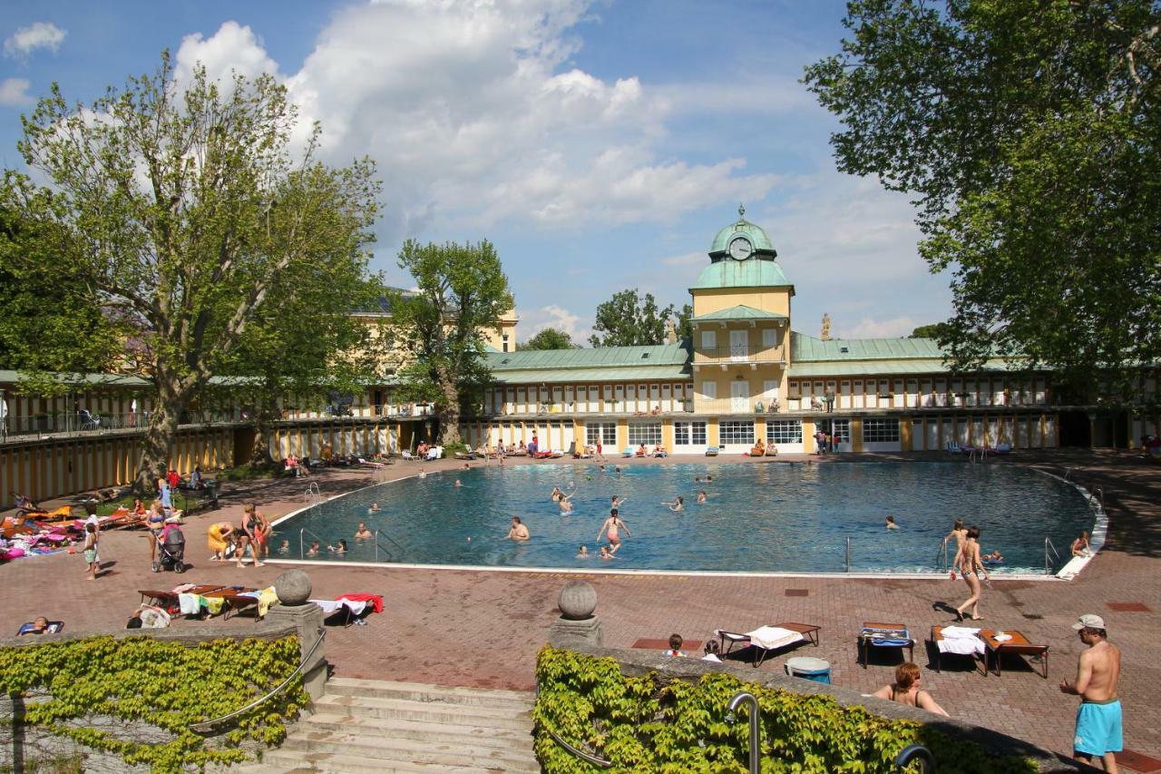 College Garden Hotel Bad Voeslau Dış mekan fotoğraf