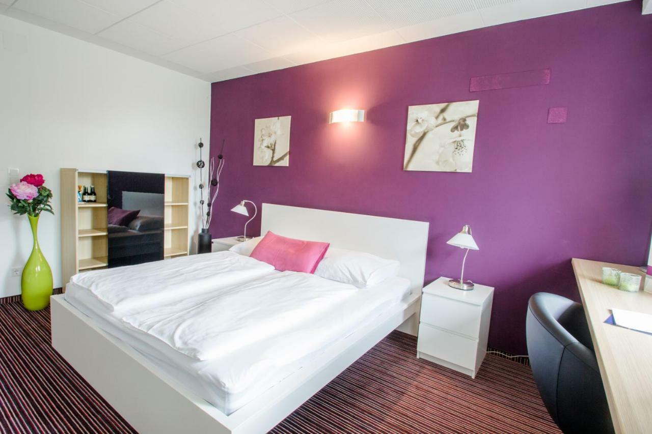 College Garden Hotel Bad Voeslau Dış mekan fotoğraf