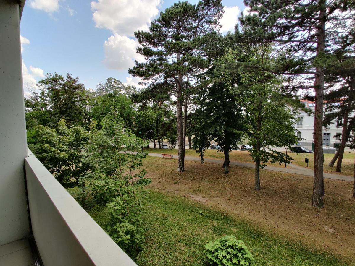 College Garden Hotel Bad Voeslau Dış mekan fotoğraf
